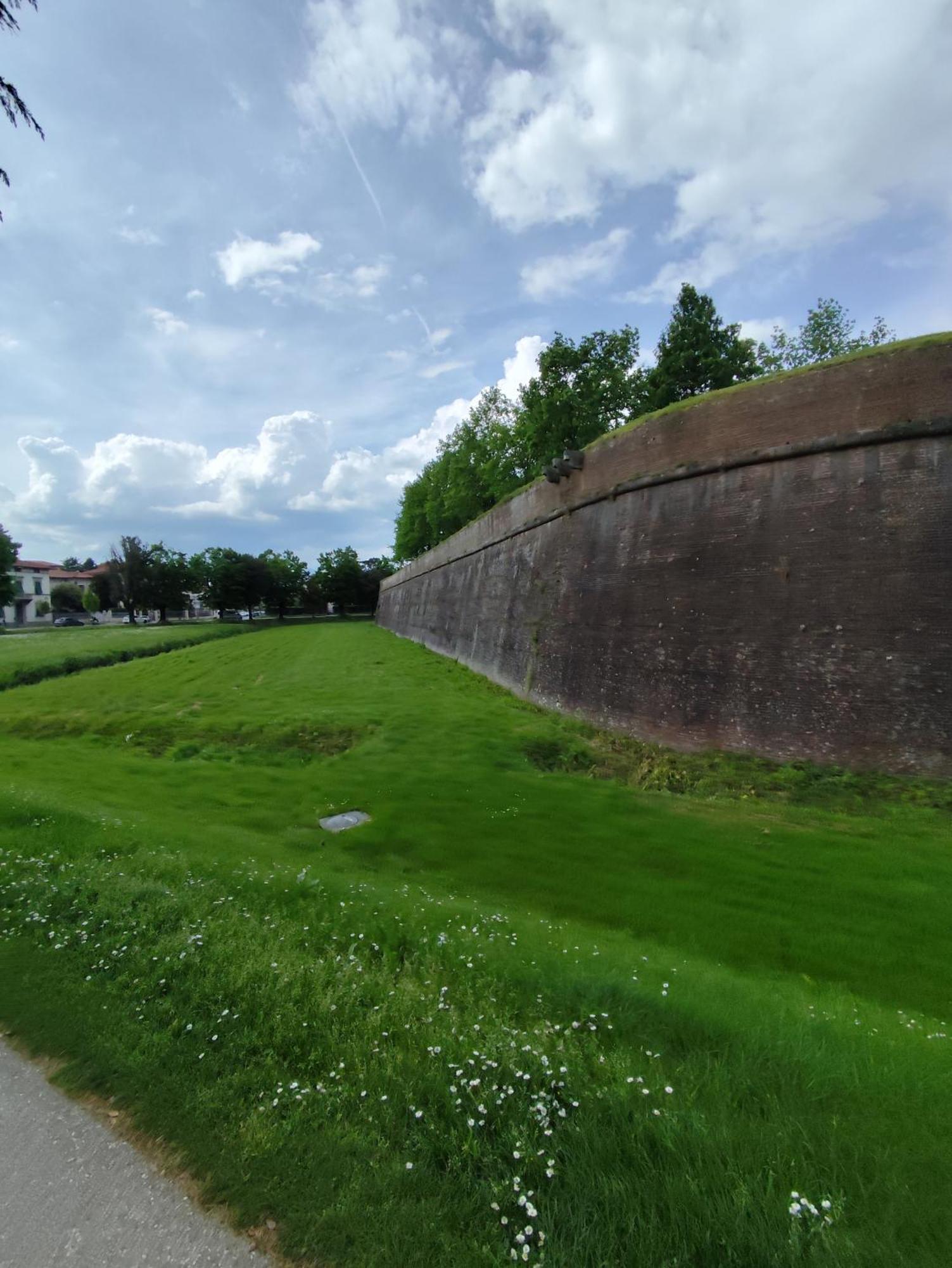 Casa Rosina + Box Per Auto 2 Bici 1,5Km Dalle Mura Lucca Bagian luar foto